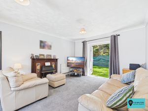 Living Room- click for photo gallery